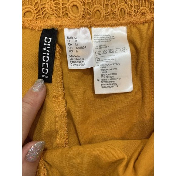 H & M Women’s Shorts With Lace Overlay Size Medium, Lined, Pull-on Gold - Picture 8 of 12